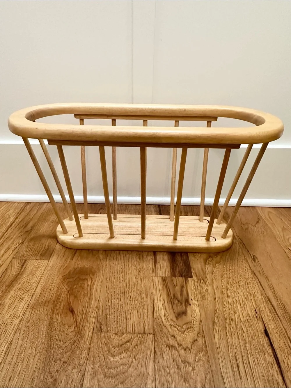 Mid-Century Modern Spindle Wood Magazine Rack Light Wood Tapered Oval Blonde